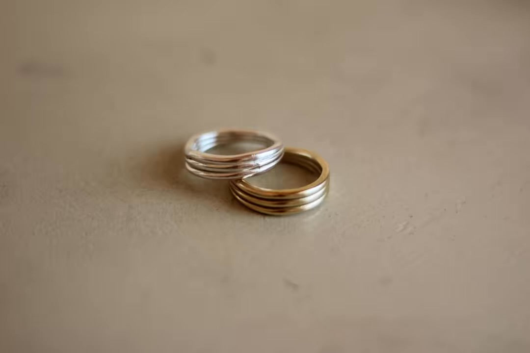Grounded Ring - Iris 1956