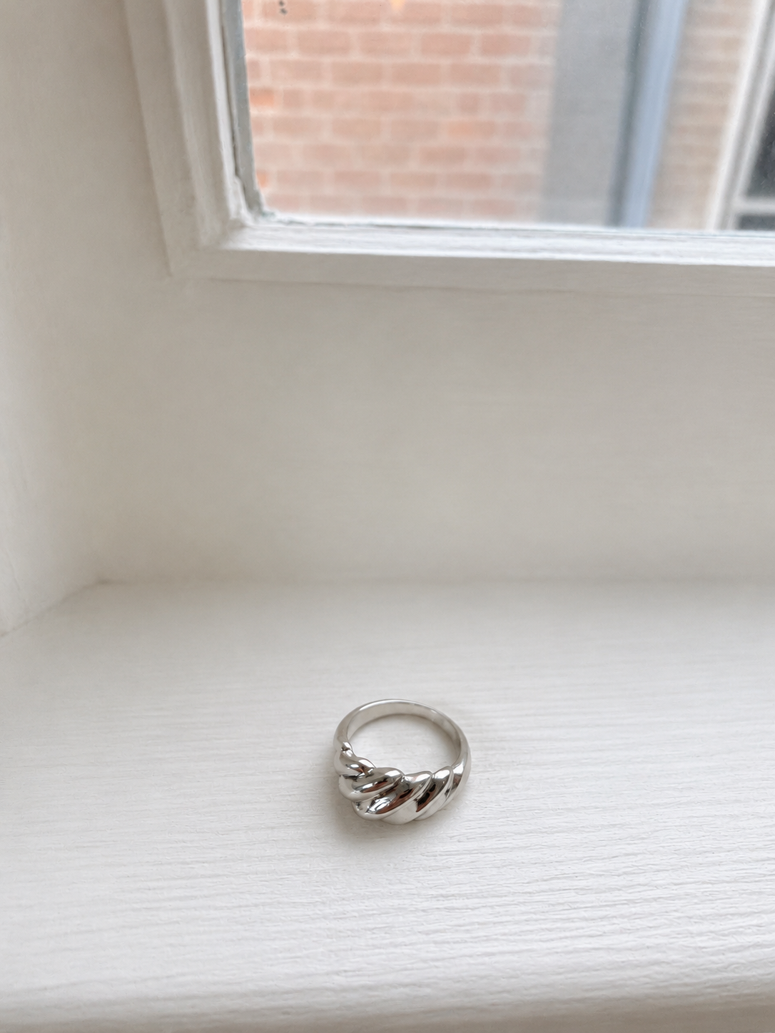 Iris 1956 Croissant Pinky Ring