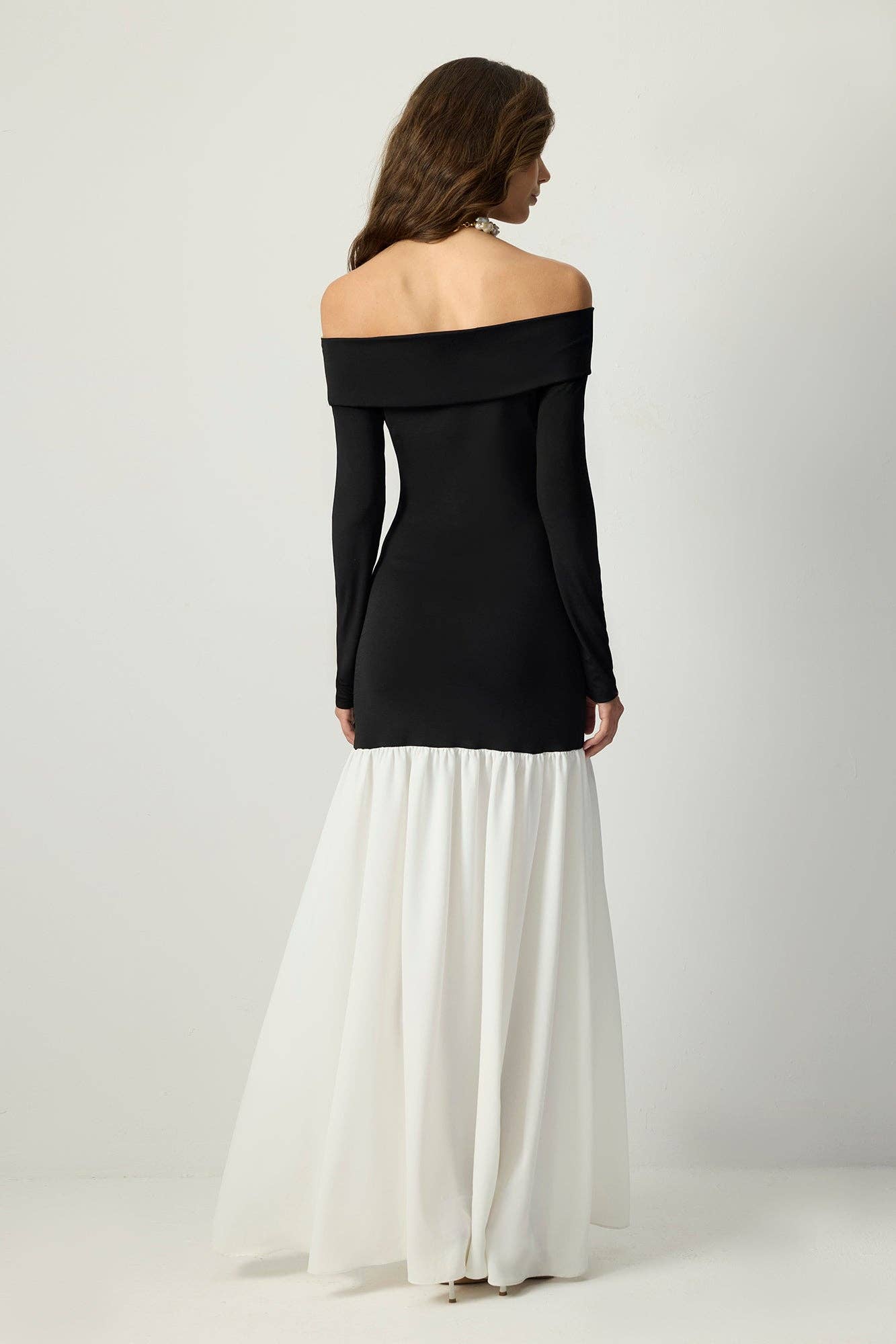 Off-Shoulder Two-Tone Evening Gown: Black / L