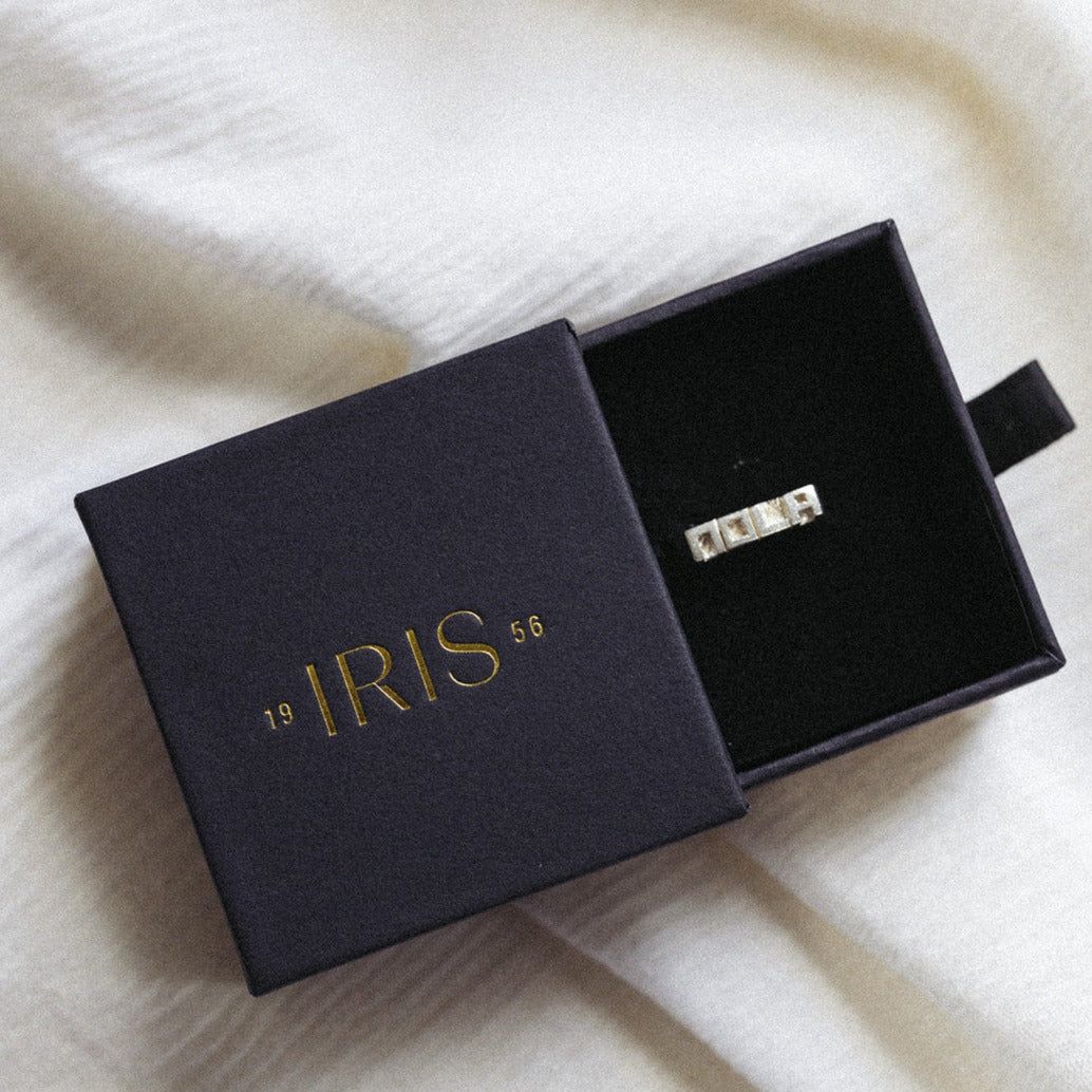 The NEW ORLEANS Signet Ring - Iris 1956